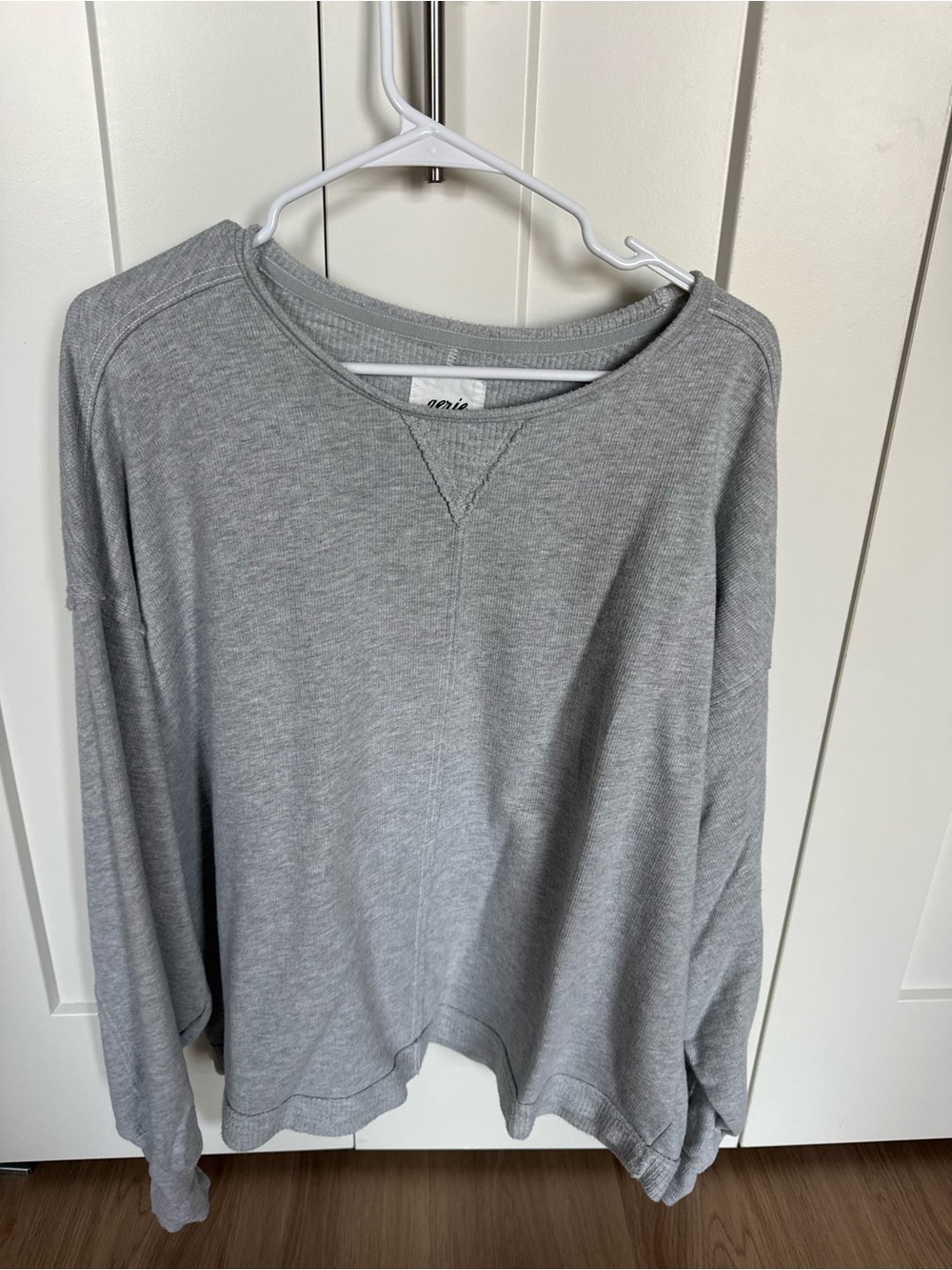 aerie vacay crew sweatshirt Heather Gray Crewneck Pullover - Picture 3 of 5